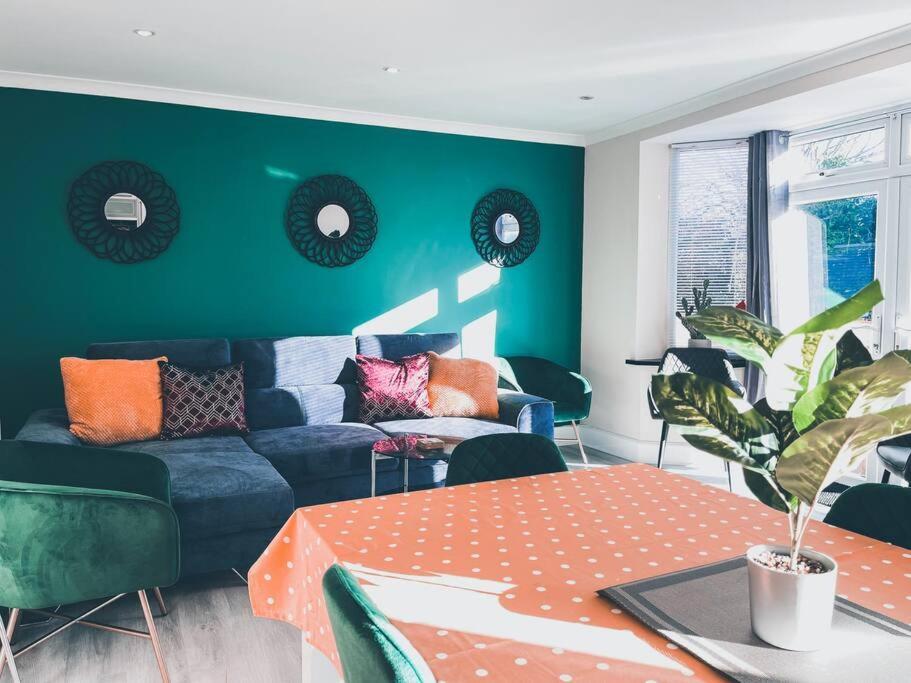 Appartamento Modern 3 Ground Floor Parking And Garden Bournemouth Esterno foto