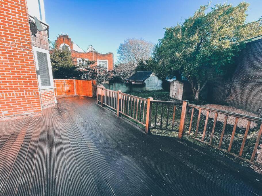 Appartamento Modern 3 Ground Floor Parking And Garden Bournemouth Esterno foto
